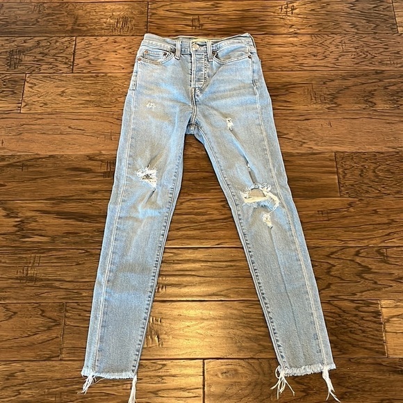 Levi's Denim - Levi’s Wedgie Skinny Size 24